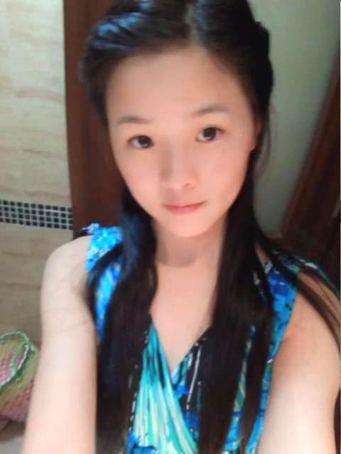 q_80" width="550" alt="Webcam Girl Clip. h_240" wi...
